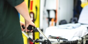 Fatal accidente en vía La Pintada-Medellín: cinco muertos al volcarse tractocamión con polizones