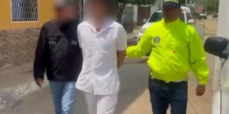 El sujeto fue capturado por agentes del Cuerpo Técnico de Investigación y la Policía Nacional en Montería. Foto: Fiscalía