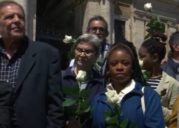 Como Francisco lo hubiese querido, los “descartados” le dieron el último adiós al papa