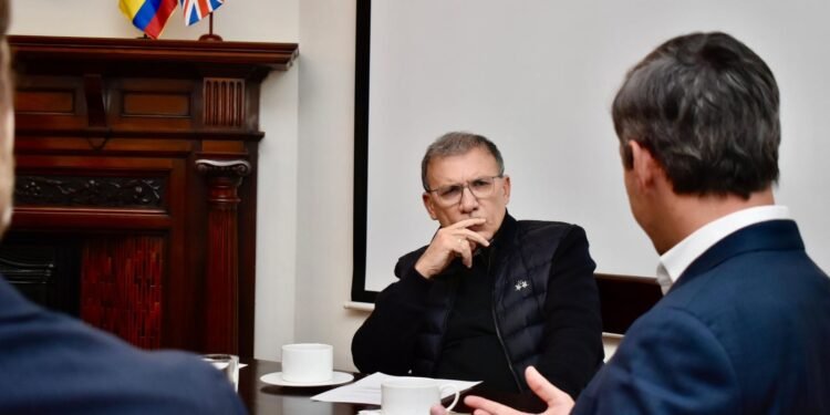 Roy Barreras renuncia a la embajada en Reino Unido: ¿va por la Presidencia?