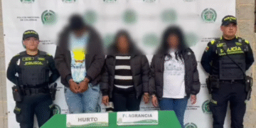 Frustran robo simultáneo en dos supermercados de Bogotá: ocho personas capturadas