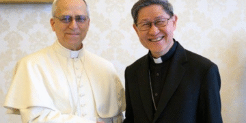 Tagle, el gran favorito que no fue elegido papa, habla de León XIV: “Un pastor que escucha”