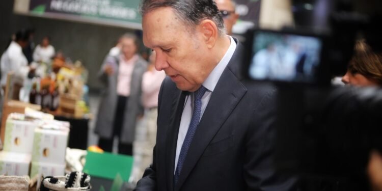 Efraín Cepeda rechaza posibilidad de convocar la consulta por decreto: “el desespero no puede justificar el autoritarismo”