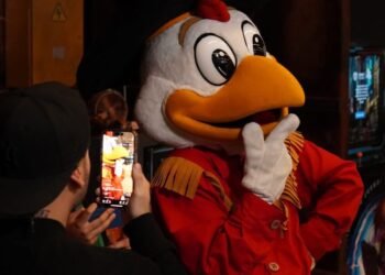 ¿Los españoles le quieren “robar” el pollo Frisby a Colombia?