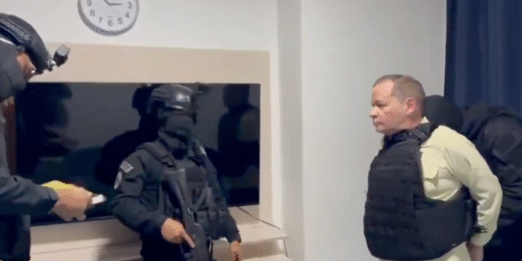 Video: momento en que régimen Maduro detiene al opositor Juan Pablo Guanipa a dos días de elecciones en Venezuela