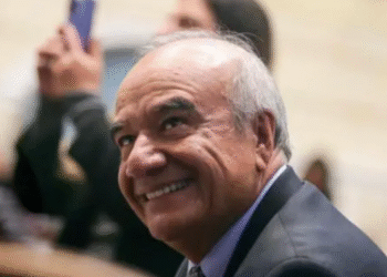 Héctor Carvajal, exabogado de Petro, fue elegido magistrado de la Corte Constitucional