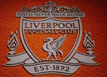 Conductor embistió a multitud de hinchas del Liverpool, que celebraban victoria