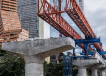 Jardines verticales, la estrategia para embellecer el viaducto del metro de Bogotá