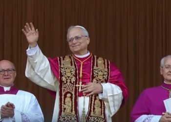 El cardenal Robert Prevost, estadounidense cercano a América Latina, es el nuevo papa: eligió el nombre de León XIV