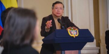 ”El jefe de las relaciones exteriores de Colombia soy yo”: Petro a Sarabia, en vísperas del viaje a China