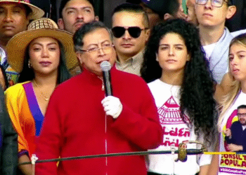 Advertencia de Petro al Congreso si no apruba la consulta popular: “El pueblo se levanta y lo revoca”