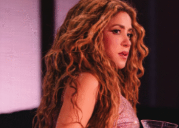 Shakira sufrió caída durante concierto de Montreal y su reacción se hizo viral