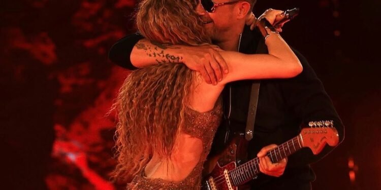 Shakira y Alejandro Sanz vuelven a sacar chispas en el escenario