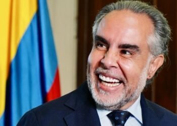 Benedetti advierte que Gobierno convocaría la consulta popular por decreto: ¿bajo qué argumento?