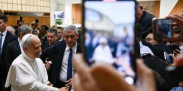 Papa León XIV se estrena en redes con mensaje de paz: “La Santa Sede se ofrece para que los enemigos se encuentren”