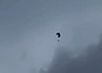 Parapentista desapareció tras ser arrastrado por el viento en Villavicencio: video