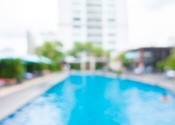 Trágica muerte de bebé de 18 meses, ahogado tras caer a una piscina en el patio de su casa