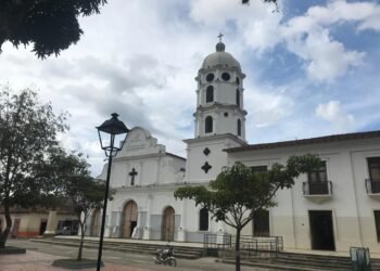 Criminales habrían puesto cinturón bomba a subgerente de un banco en Ábrego