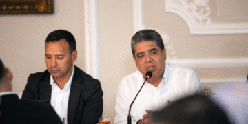 Contralor hace fuerte llamado al Gobierno para descongelar recursos del sector defensa