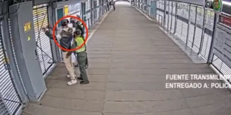 ¡Se le acabó el viaje! Policía capturó a presunto integrante del Clan del Golfo, que se movilizaba en Transmilenio