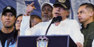 Petro dice que no se puede confirmar que atentado a Miguel Uribe sea por fines políticos