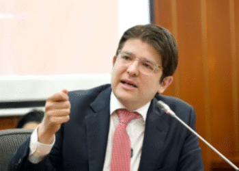 Miguel Uribe Turbay salió vivo de la cirugía: sigue delicado y fue enviado a UCI