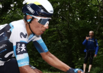 Video: Nairo Quintana rompió protocolo del Giro de Italia para saludar al papa León XIV