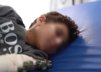 Crudo relato de niño palestino que perdió a su papá y sus nueve hermanos en ataque israelí