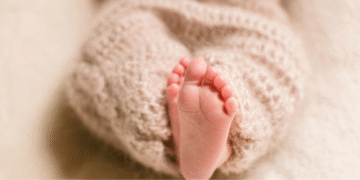 Muere bebé esperando traslado a UCI neonatal; culpan a EPS Coosalud