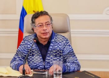 ¡Leña al fuego! Petro insiste en que atentado contra Miguel Uribe proviene de opositores del Gobierno