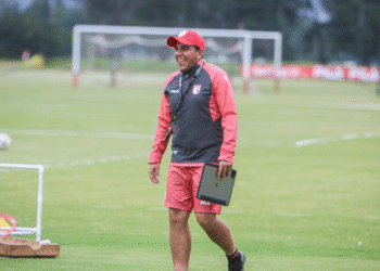El técnico interino que cambió la historia de Santa Fe y fue clave en la décima estrella