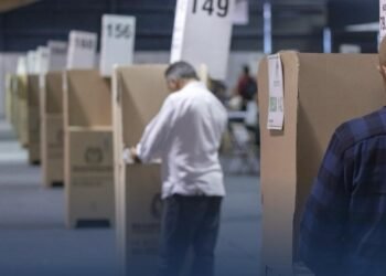Exgobernadores y exalcaldes quieren poner presidente