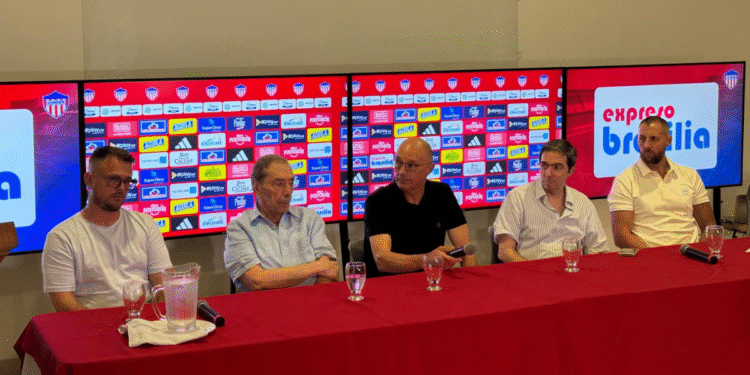 “Le preguntamos a la inteligencia artificial”: Críticas a Fuad Char por método en la elección del nuevo técnico de Junior