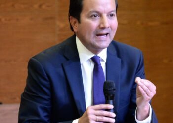 David Luna denuncia que le robaron computador de su oficina política