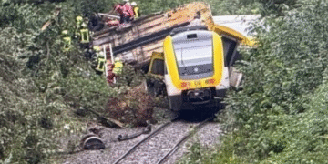 Descarrilamiento de tren en Alemania dejó tres muertos y más de 30 heridos