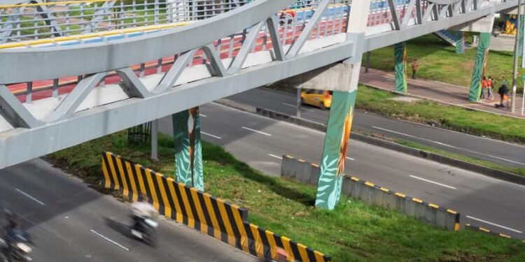 Bogotá estrena ciclopuente en la avenida Boyacá con calle 80