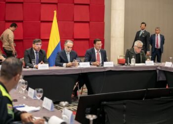 “Desconfianza” de Petro en las elecciones marca la agenda de la Comisión de Seguimiento Electoral