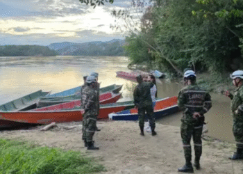 Militares desaparecidos en Magdalena podrían estar debajo de un ferry, dice el Ejército