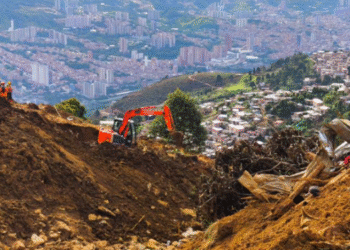 A 25 asciende el número de fallecidos en Granizal, Bello: las autoridades encuentran tres cuerpos sin vida