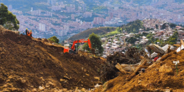 A 25 asciende el número de fallecidos en Granizal, Bello: las autoridades encuentran tres cuerpos sin vida