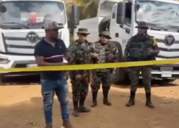 ¡Descaro! Disidencias de las Farc participaron en entrega de maquinaria amarilla en Cauca