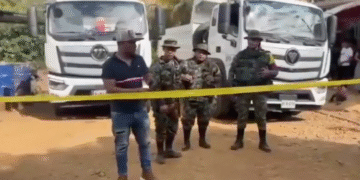 ¡Descaro! Disidencias de las Farc participaron en entrega de maquinaria amarilla en Cauca