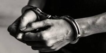 A la cárcel, mujer señalada de estafar con falsos remates judiciales