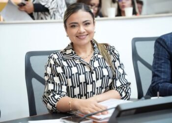 Fuerte réplica de la representante Lina María Garrido: Petro salió del recinto