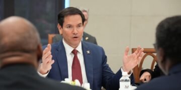 Secretario de Estado de EE. UU. rechaza condena contra Uribe