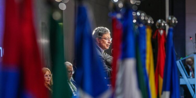 Petro insiste en no exportar carbón a Israel: dice que el exministro Reyes lo engañó