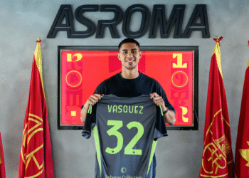 Devis Vásquez es presentado oficialmente como nuevo arquero de la Roma