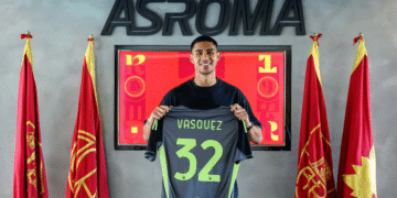 Devis Vásquez es presentado oficialmente como nuevo arquero de la Roma