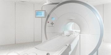 Hombre muere tras ser succionado por máquina de resonancia magnética en centro médico de Nueva York