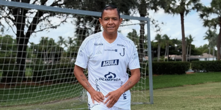 Iván René Valenciano sigue hospitalizado en EE.UU. y podría requerir delicada cirugía